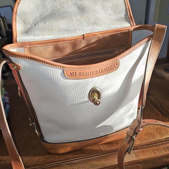 Dooney & Bourke all leather cream cross-body bag - Picture 2 of 9